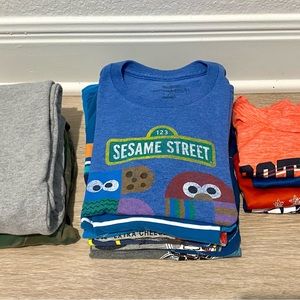 Boys Clothes- 5T (14 pieces)
